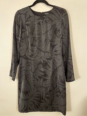 CLUB MONACO Grey and Sage Leaf Print Shift Dress 100% silk